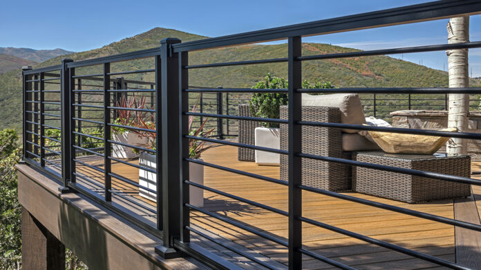 TREX1833_L1CC_Sig-RodRail_1280x720 Trex Signature Railing products